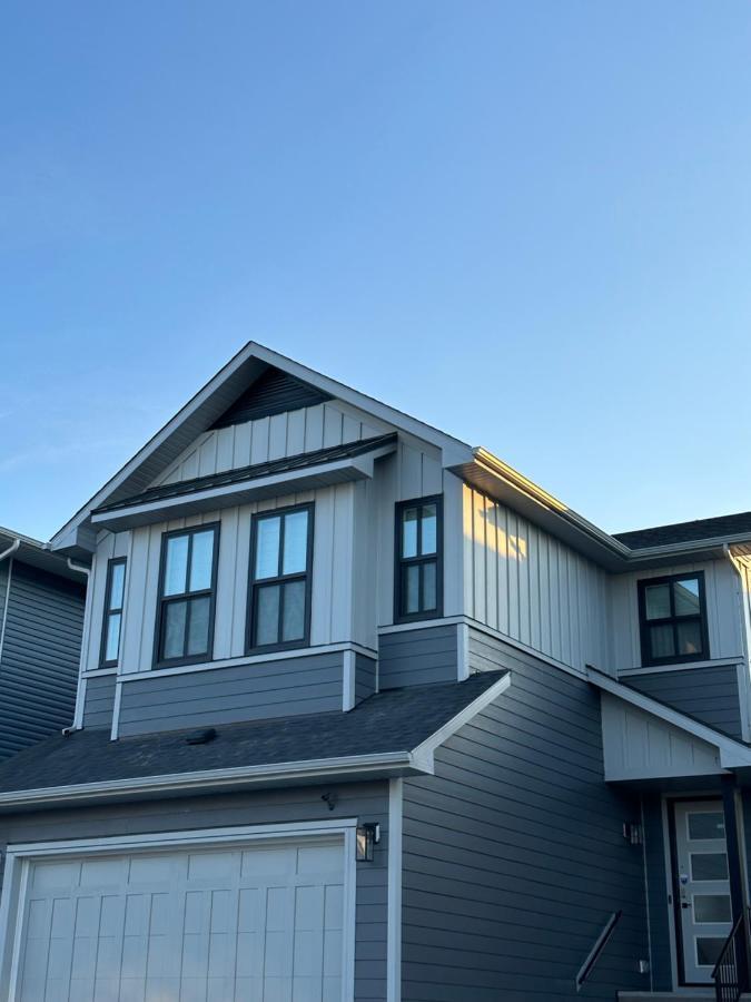 2 Bedroom 2 Washrooms Brand New Beautiful & Cozy Suite YYC Exterior foto