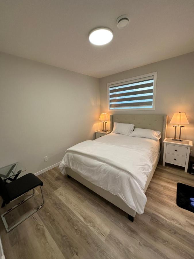 2 Bedroom 2 Washrooms Brand New Beautiful & Cozy Suite YYC Exterior foto