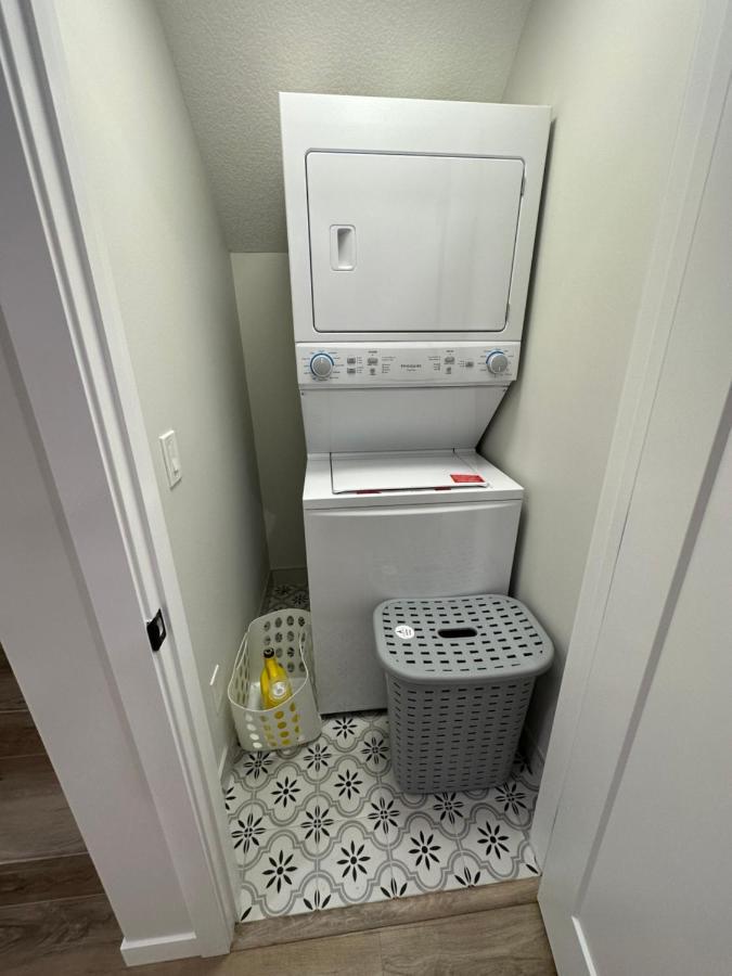2 Bedroom 2 Washrooms Brand New Beautiful & Cozy Suite YYC Exterior foto
